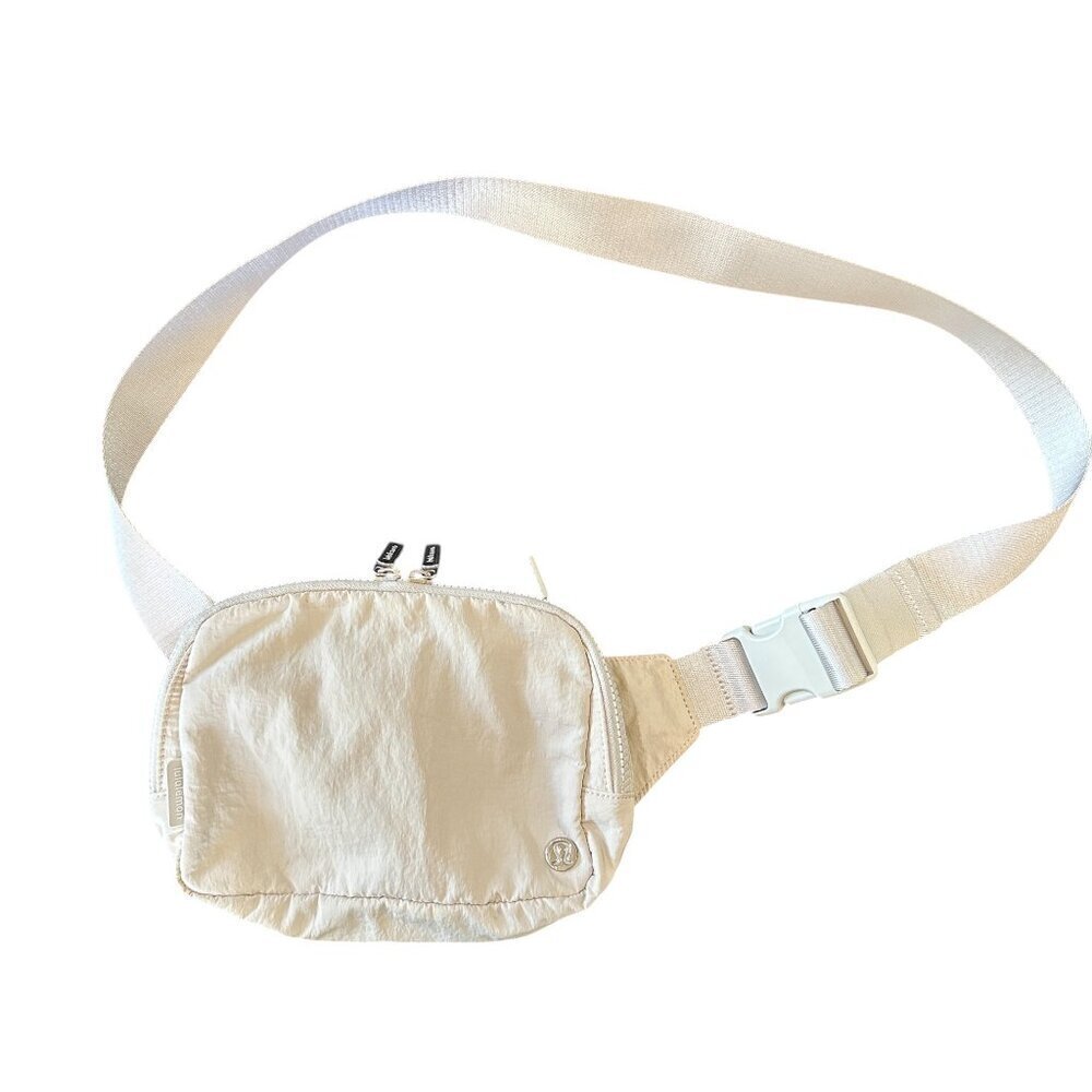 LULULEMON Everywhere Belt Bag White Opal